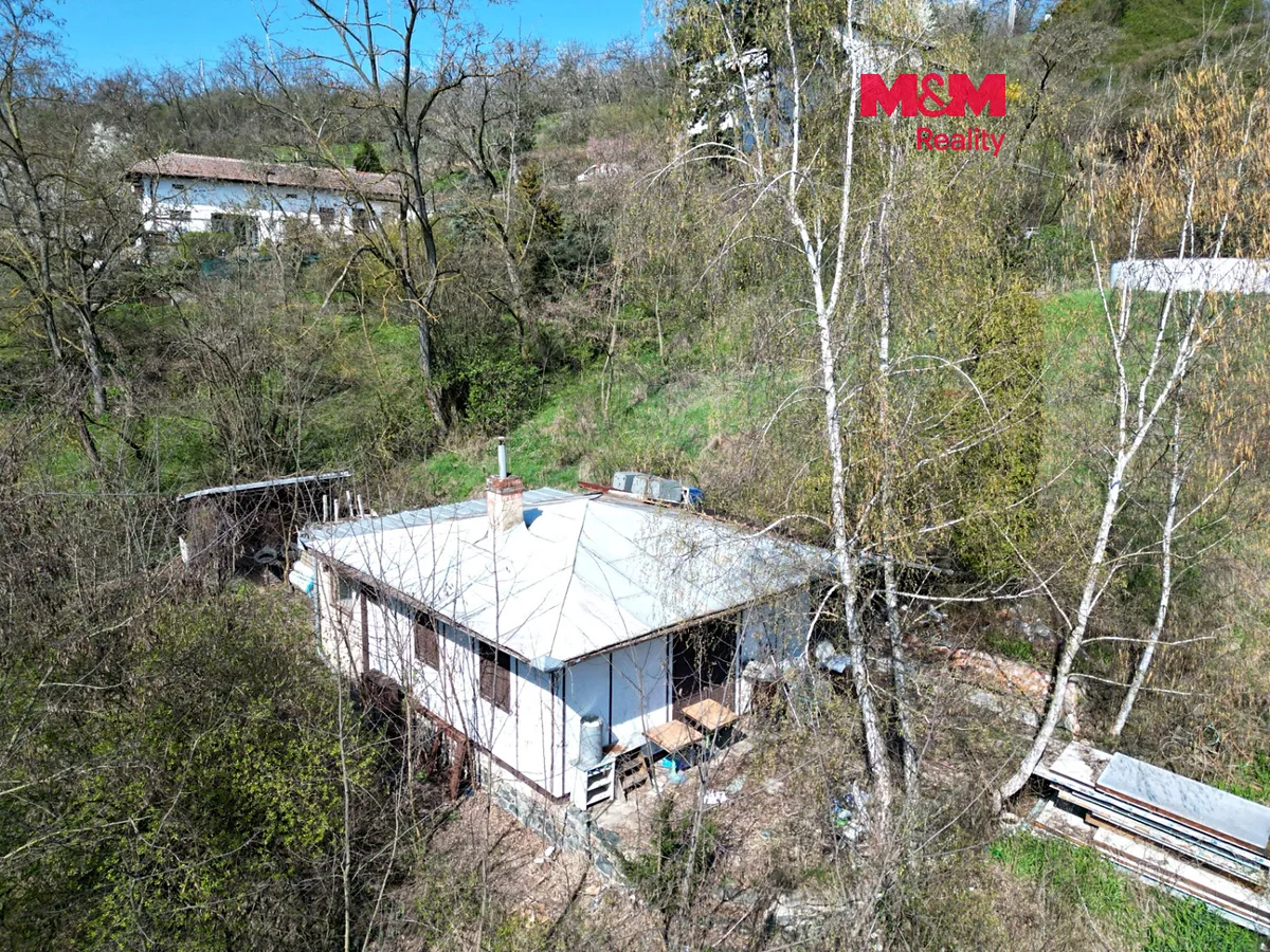 Prodej pozemku 1933 m²